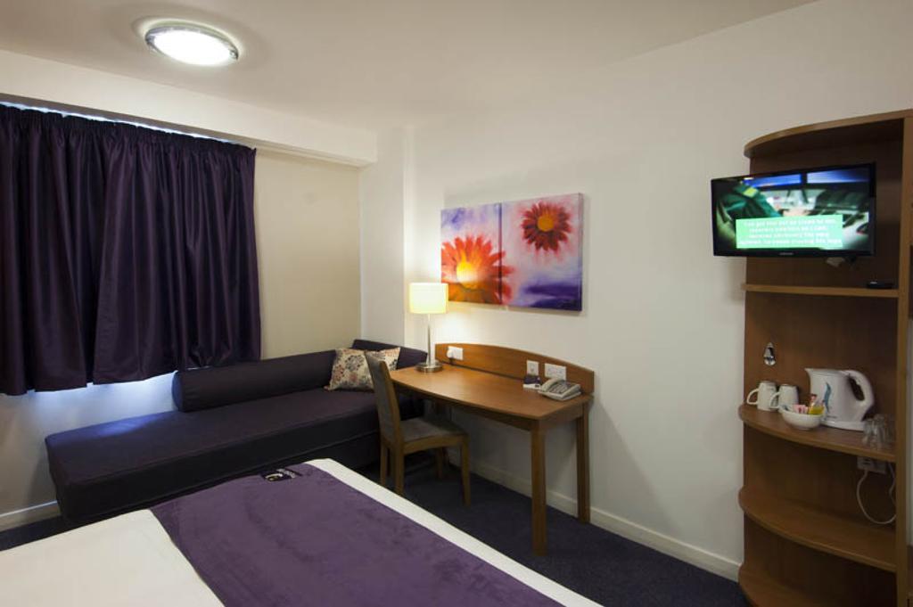 Premier Inn Reading Central Exterior foto