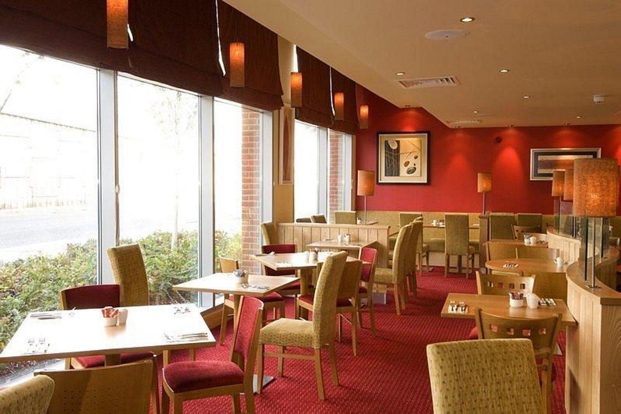Premier Inn Reading Central Exterior foto