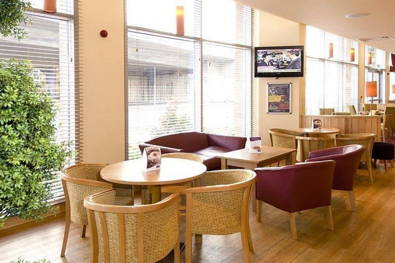Premier Inn Reading Central Exterior foto