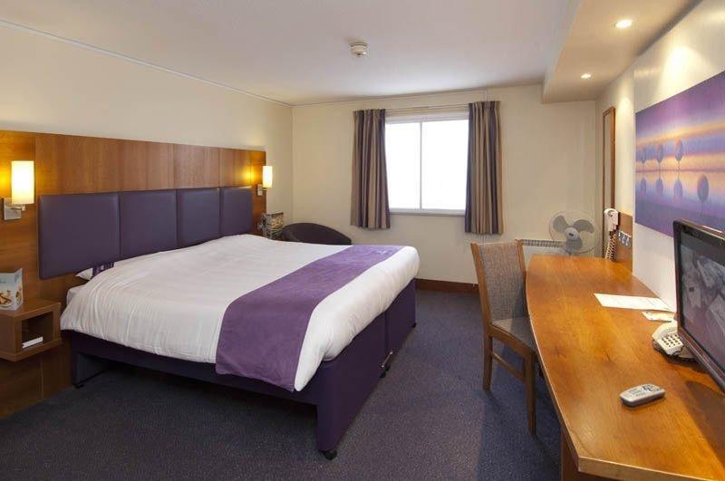 Premier Inn Reading Central Exterior foto